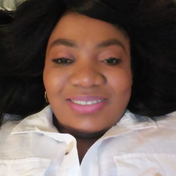 Meet your Posher, Janet - Picture 1 of 1